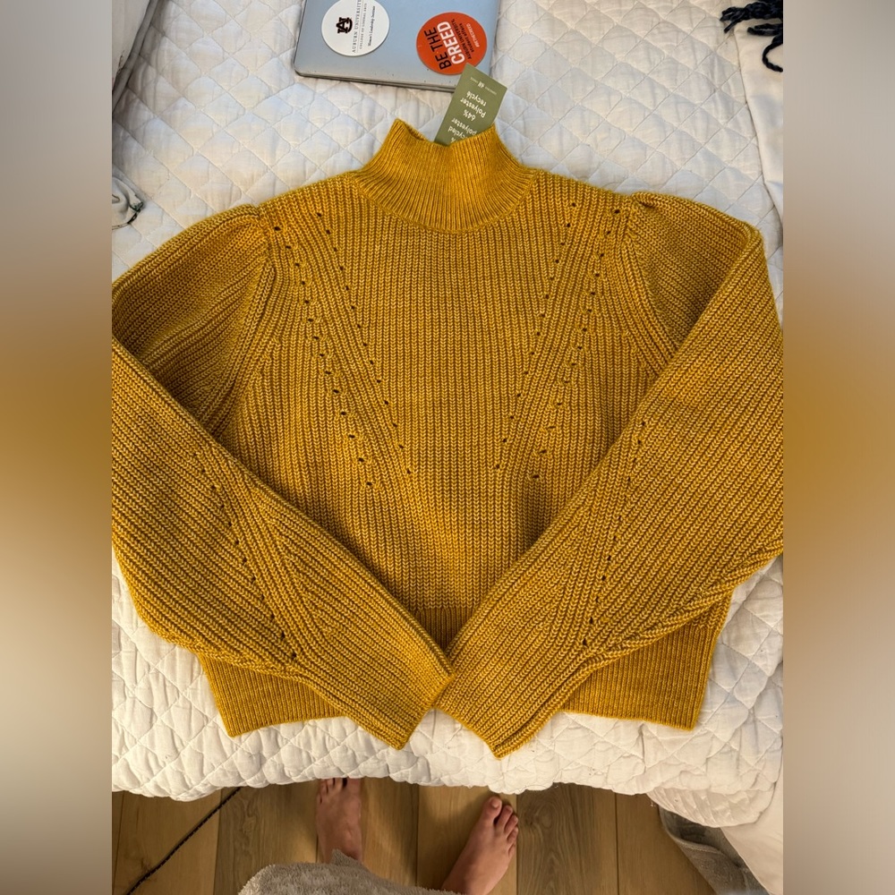 NWT H&M turtleneck sweater